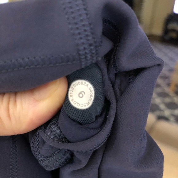 Lululemon size 6 ink blue wunder trains 25” - Picture 3 of 4